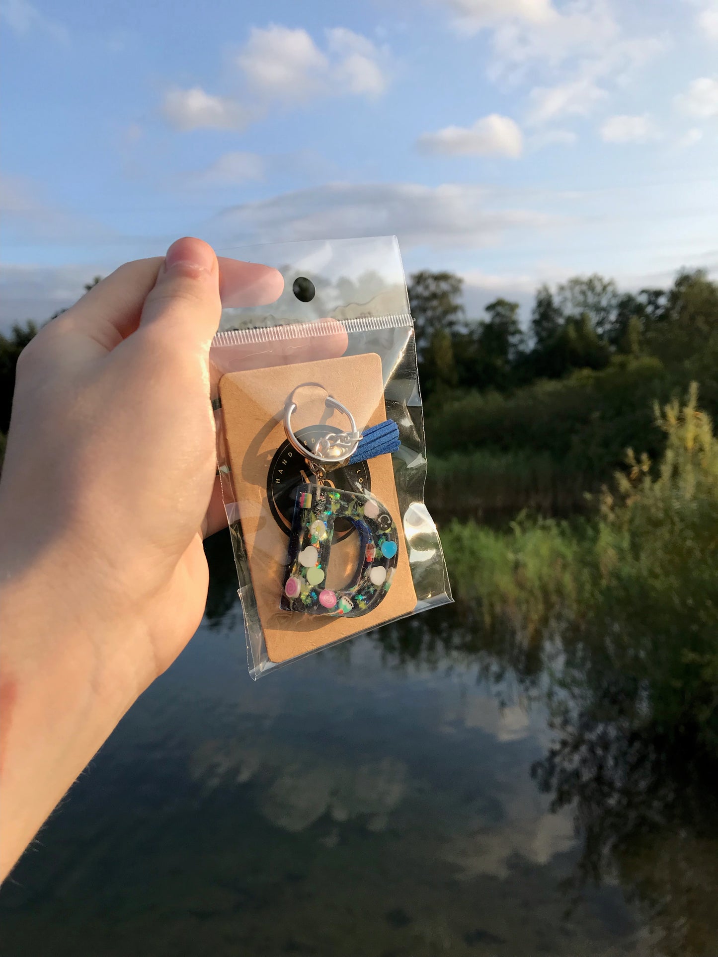 Personalisierter Schlüsselanhänger „D“ mit Farbwechsel-Effekt